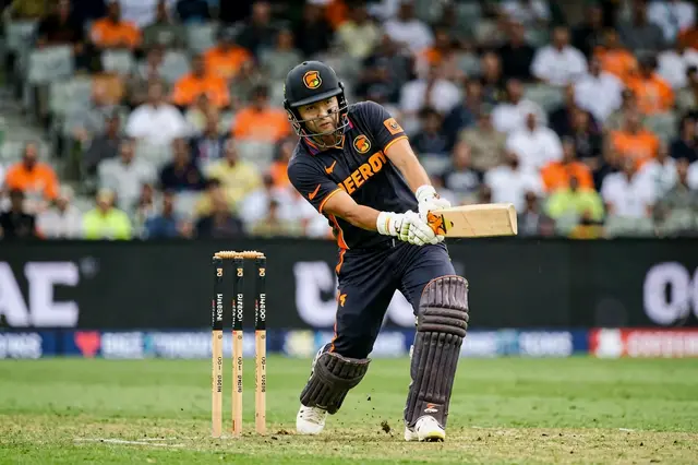 Weatherley 88* sets standard as Hampshire sweep past Notts